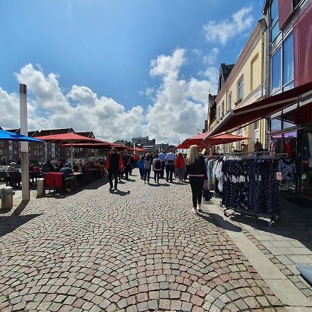 Husum Zentrum Bis 5 Personen Екстериор снимка